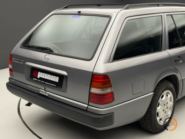 Mercedes-Benz 200 - Image 01 (February 20, 2026)