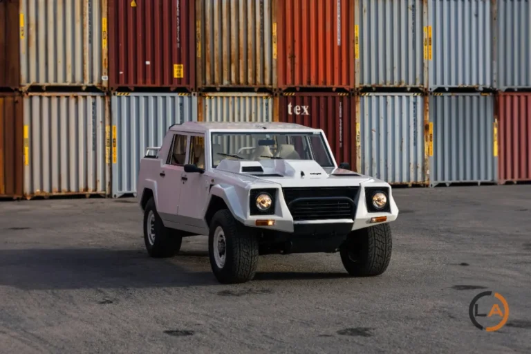 Lamborghini LM002 1988 - Image 01 (March 19, 2026)