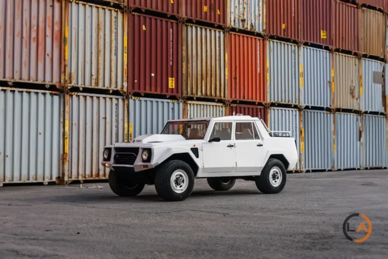 Lamborghini LM002 1988 - Image 03 (March 19, 2026)