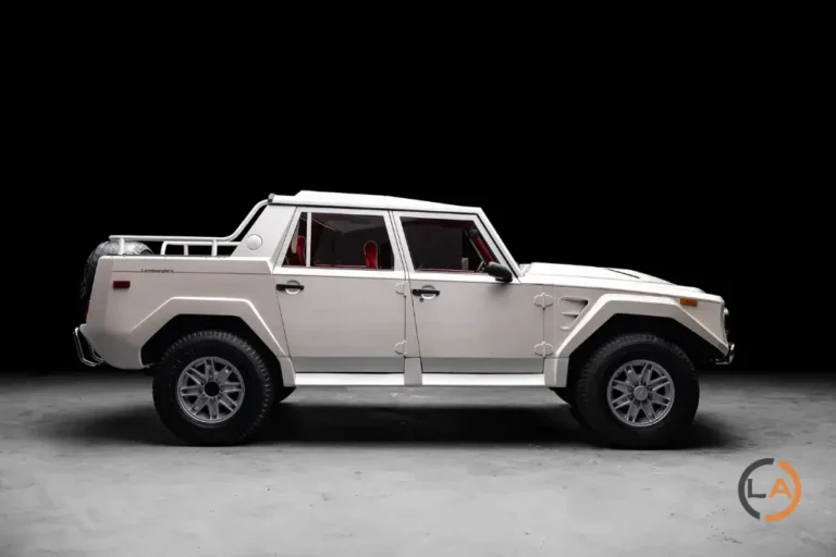 Lamborghini LM002 1990 - Image 02 (March 18, 2026)