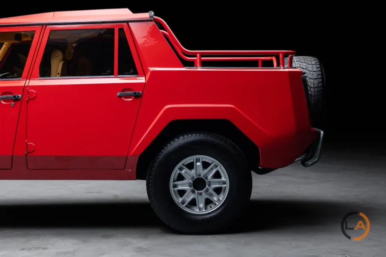 Lamborghini LM002 1991 - Image 19 (March 19, 2026)